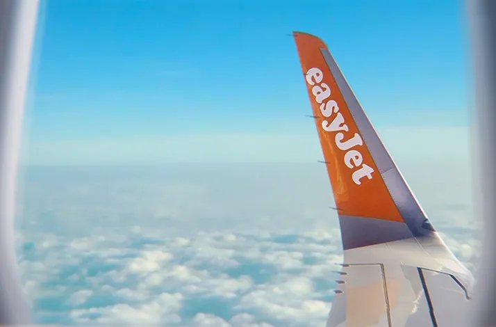 Simplifică călătoria cu avionul cu 10% reducere la înscrierea în easyJet Plus